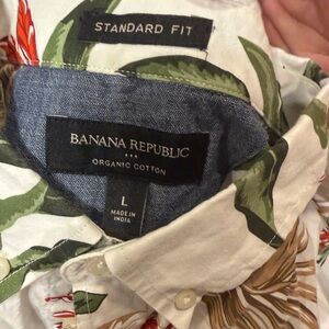 Banana Republic White Tropical Hawaiian Print Button-Down Shirt